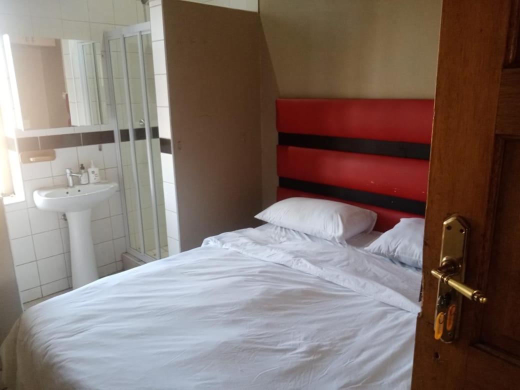 Ebony Guest House Претория Экстерьер фото
