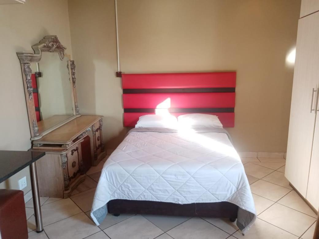 Ebony Guest House Претория Экстерьер фото