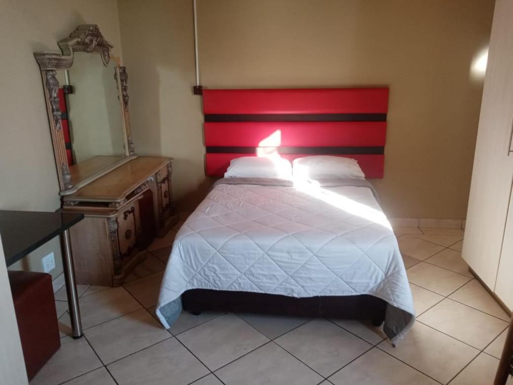 Ebony Guest House Претория Экстерьер фото